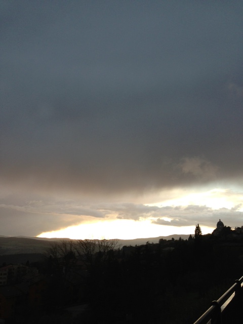 Una giornata di dicembre con finale a sorpresa... 2 todi skyline