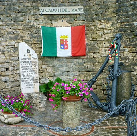 Il gruppo ANMI di Todi e il Monumento ai Caduti del Mare 5 monumento ai caduti del mare todi
